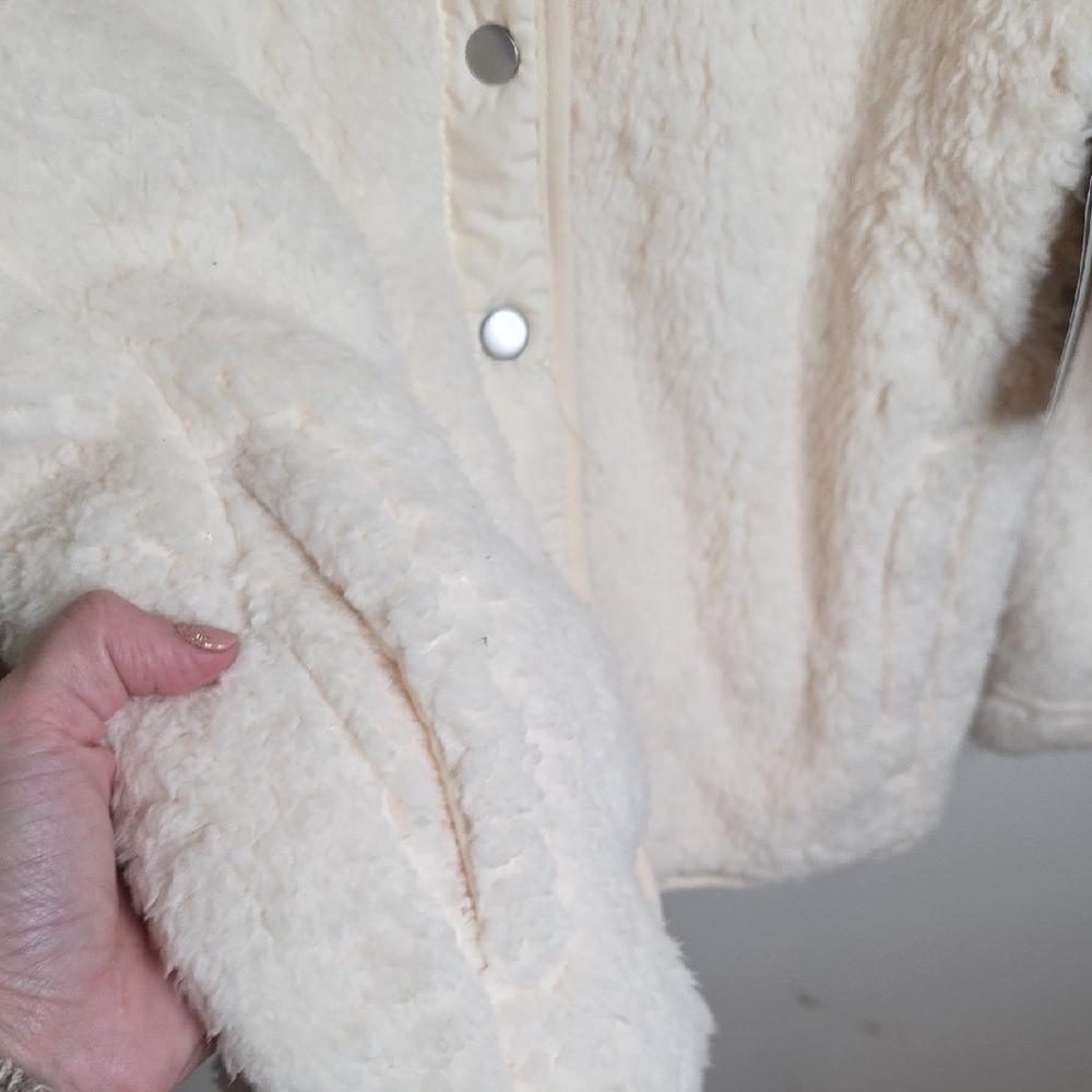 New With Tags!!! Legend Discovery Cream Teddy Jacket Sz Medium - Picture 6 of 9